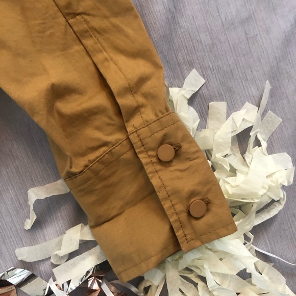 Button up - Picture 5 of 8